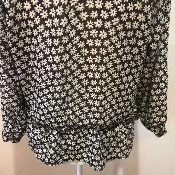 ELBONNY Womens Sheer Long Sleeve Top w/Button Front Ruffles and pockets-Size L - Picture 8 of 8